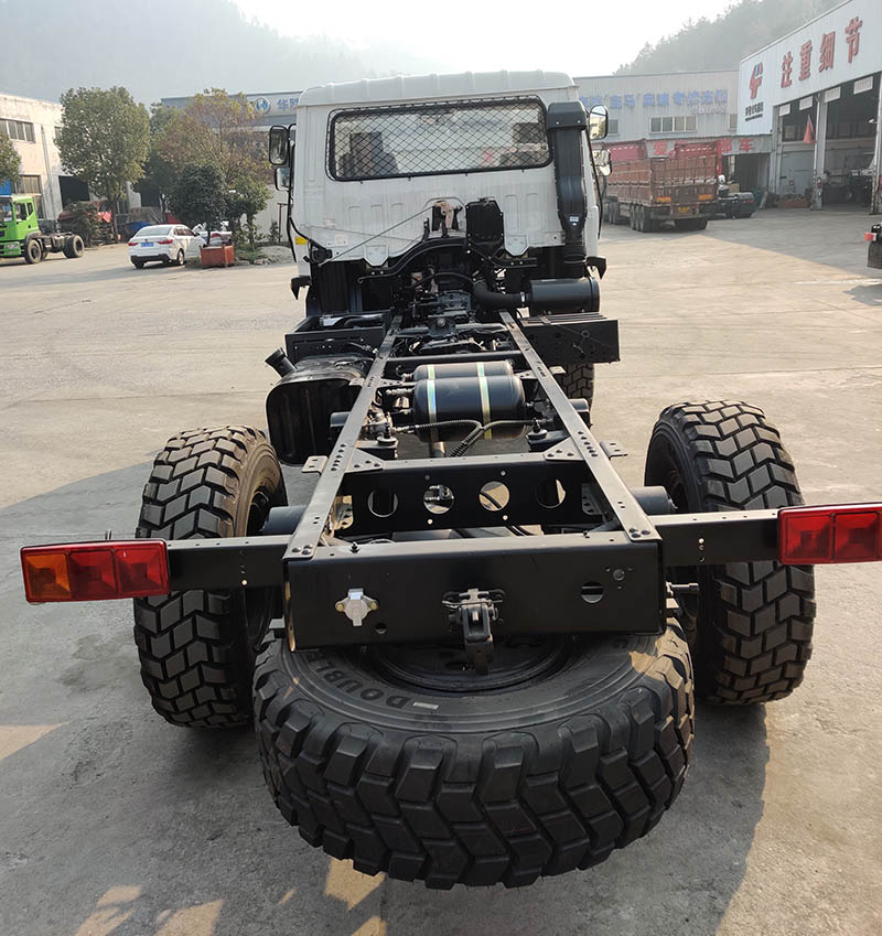 4x4 off road army vehicle awd 5 ton multifunctional military truck chassis  for sale